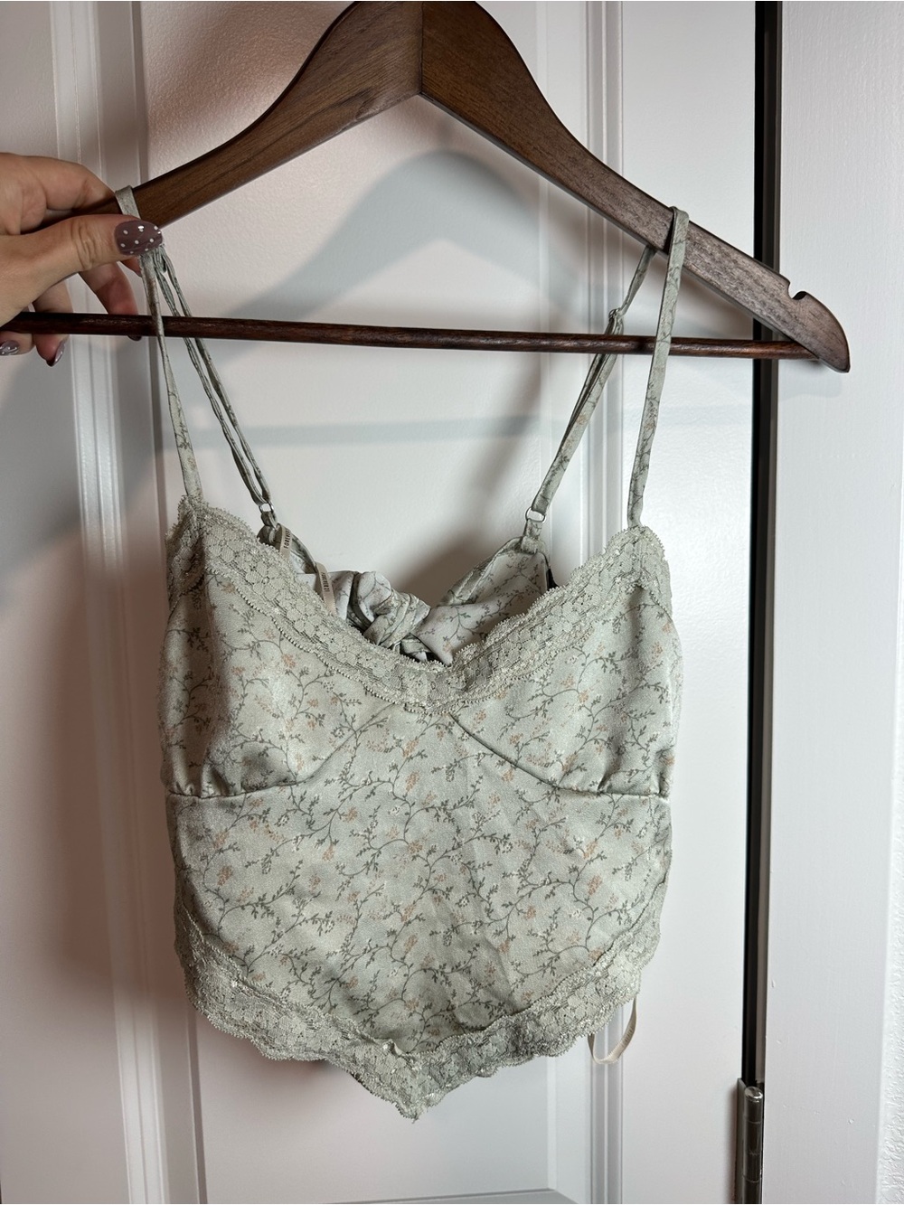 F21 Women's Lace-Trim Floral Cami in Sage Green